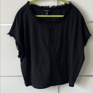 NWOT Black Fringe Detail Top!